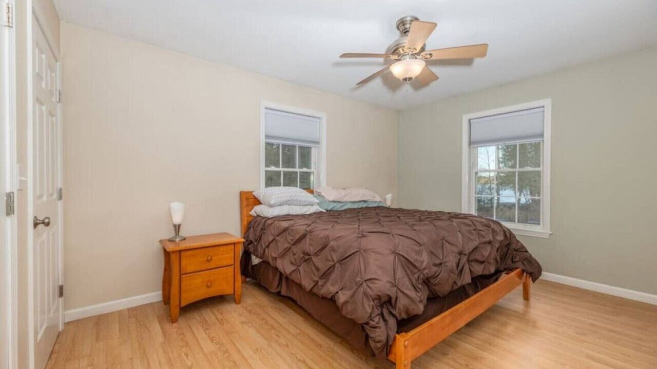 Photo of Others in Holden