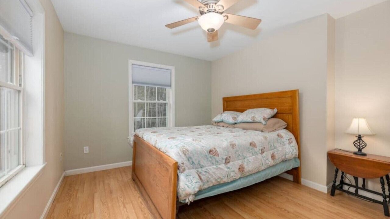 Photo of Others in Holden