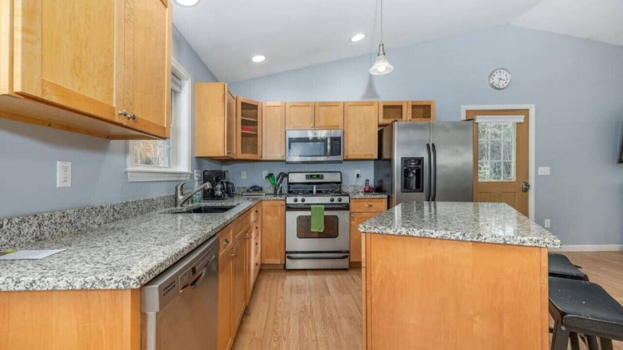 Photo of Others in Holden