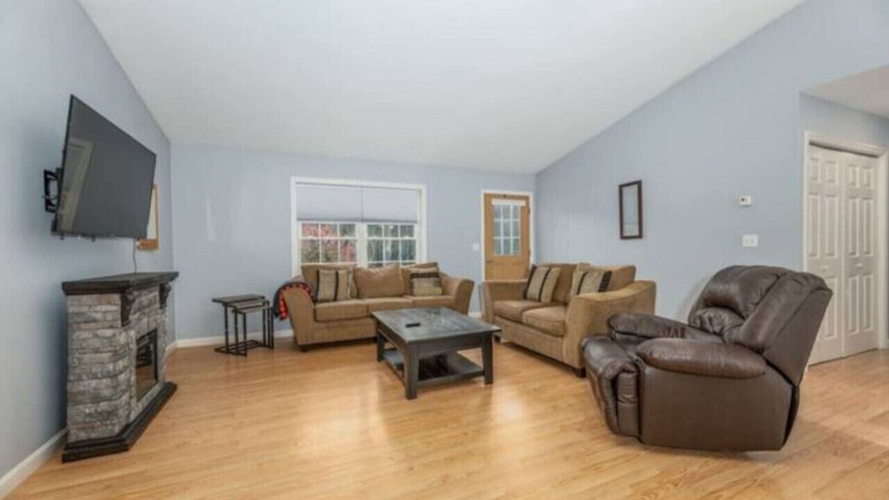 Photo of Others in Holden