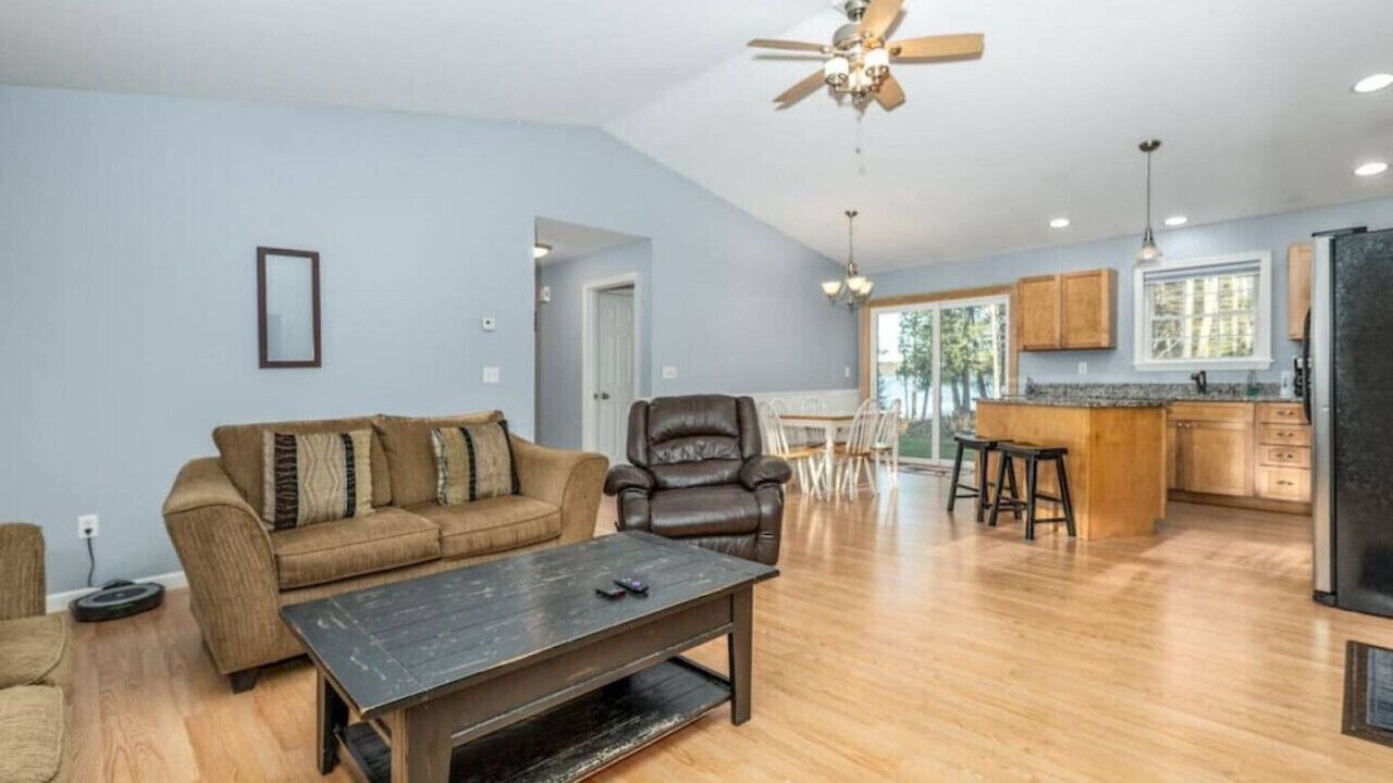 Photo of Others in Holden