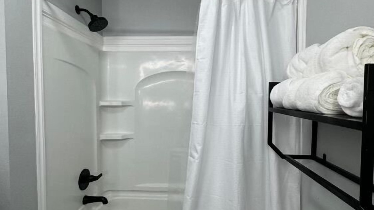 Photo of Bathroom in Petal