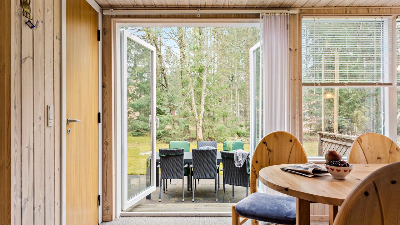 Photo of Others in Ans