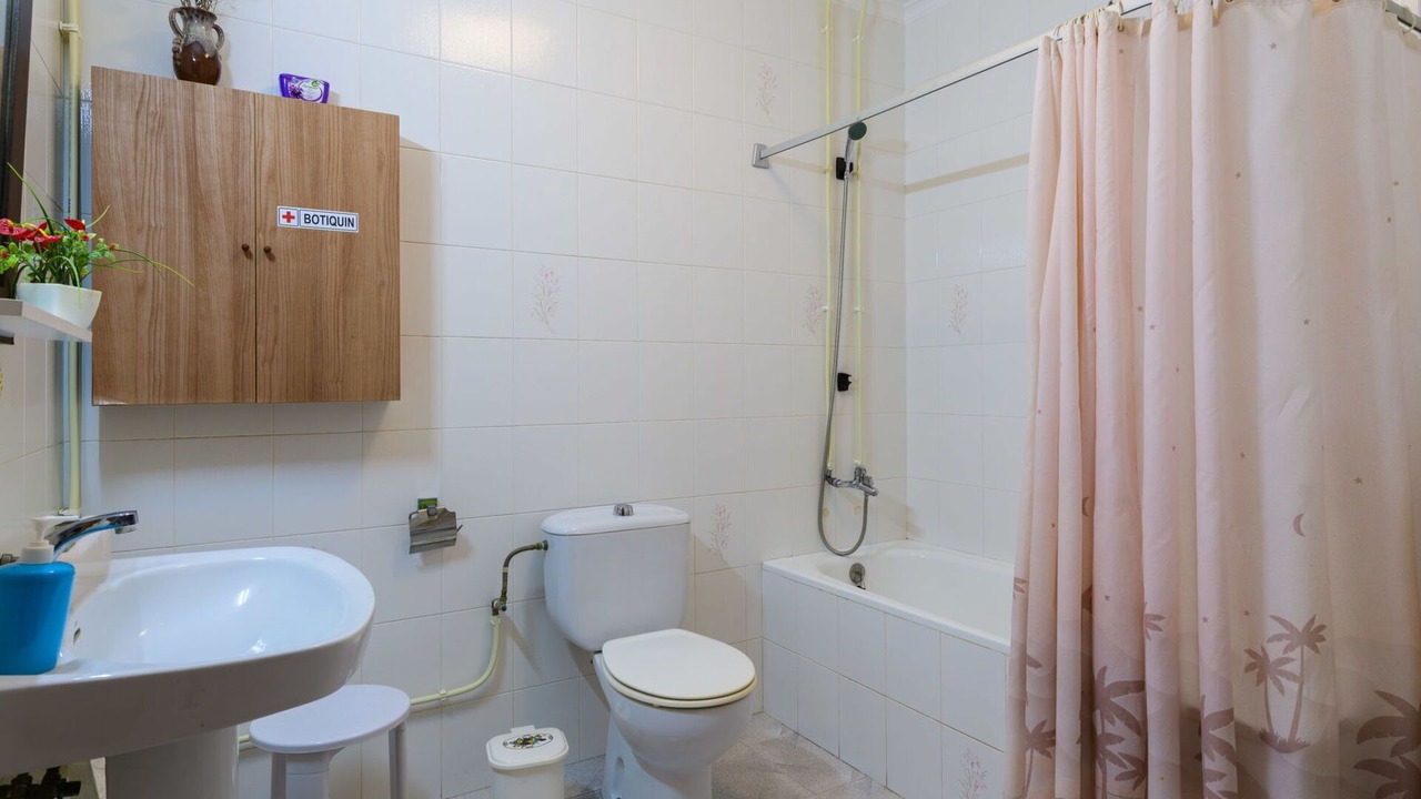 Photo of Bathroom in Rossell