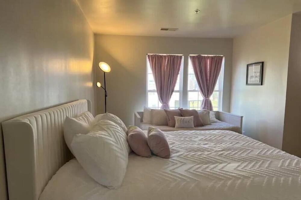 Photo of Bedroom in Bowie