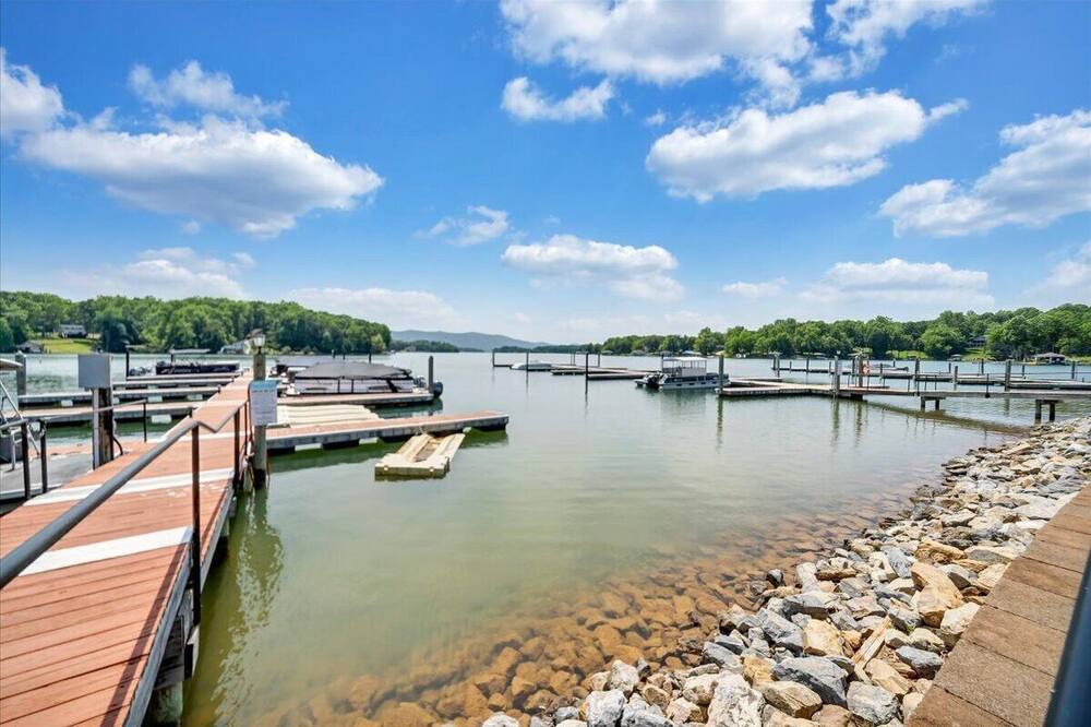 Photo of Others in Smith Mountain Lake