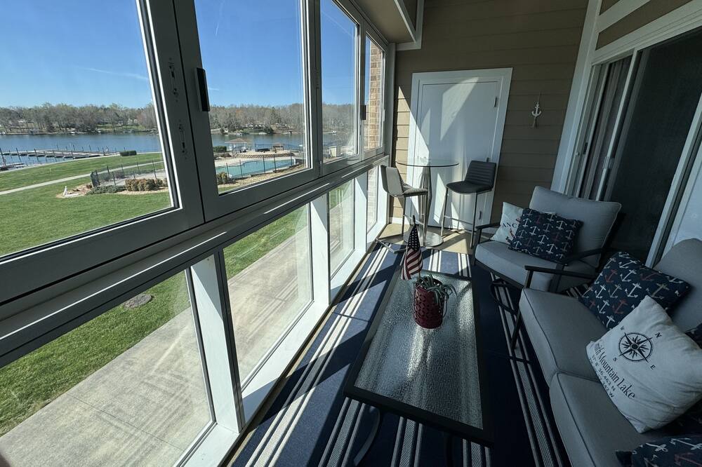 Photo of Outdoor in Smith Mountain Lake