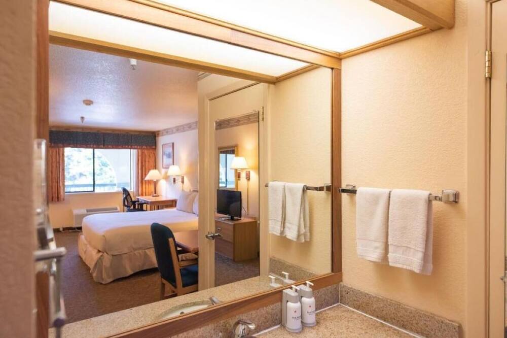 Photo of Bedroom in Rohnerville