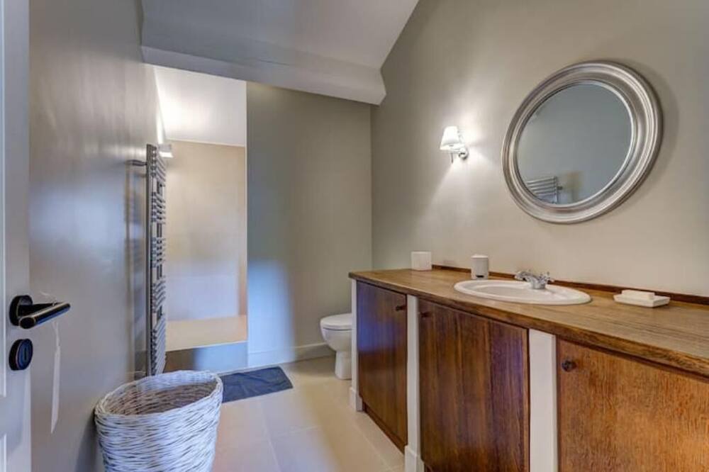 Photo of Bathroom in Saint-Privat-de-Champclos