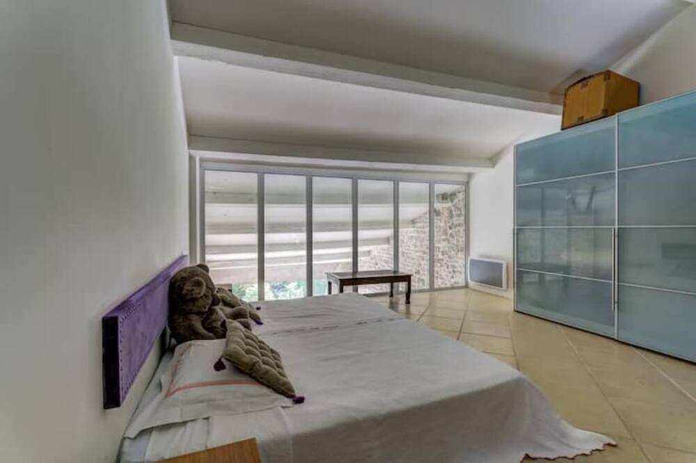 Photo of Bedroom in Saint-Privat-de-Champclos
