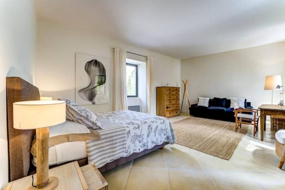Photo of Bedroom in Saint-Privat-de-Champclos