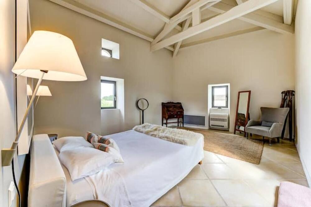 Photo of Bedroom in Saint-Privat-de-Champclos