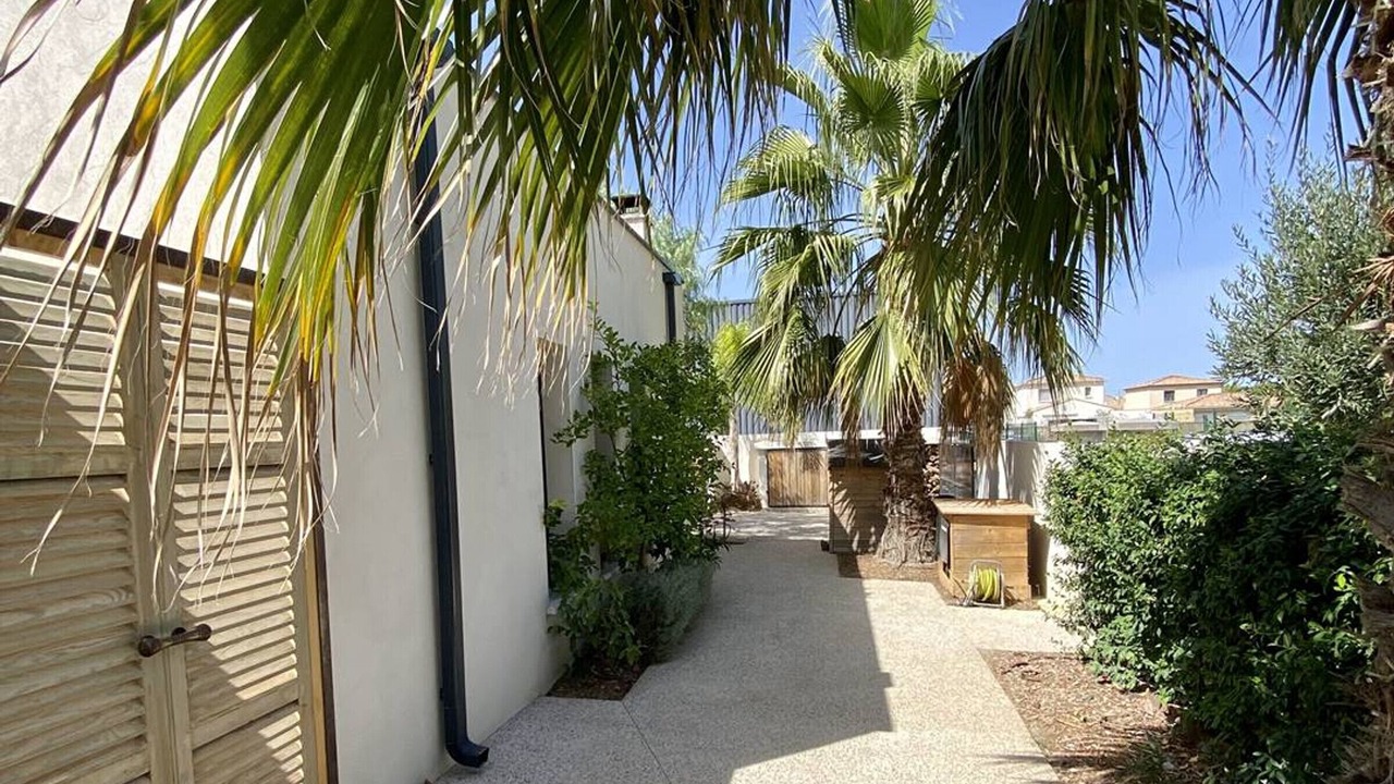Photo of Outdoor in Saint-Laurent-d'Aigouze