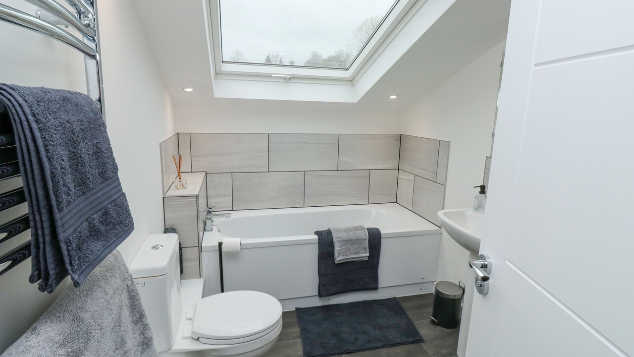 Photo of Others in Ide