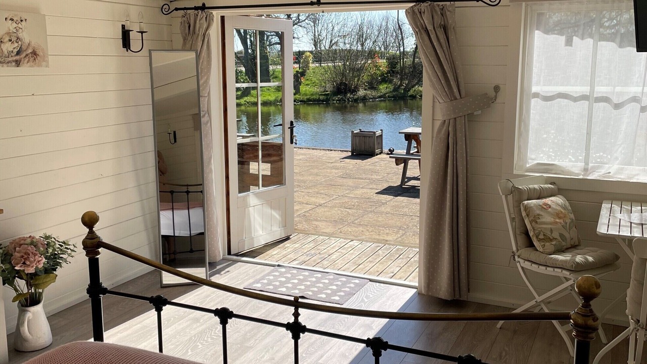 Photo of Outdoor in Weston under Wetherley