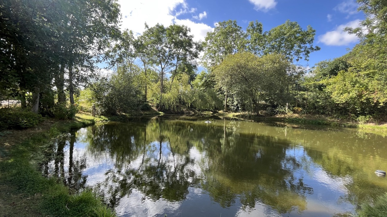 Photo of Outdoor in Weston under Wetherley