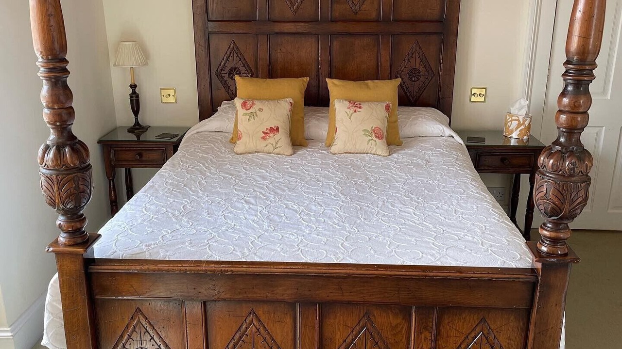 Photo of Bedroom in Weston under Wetherley