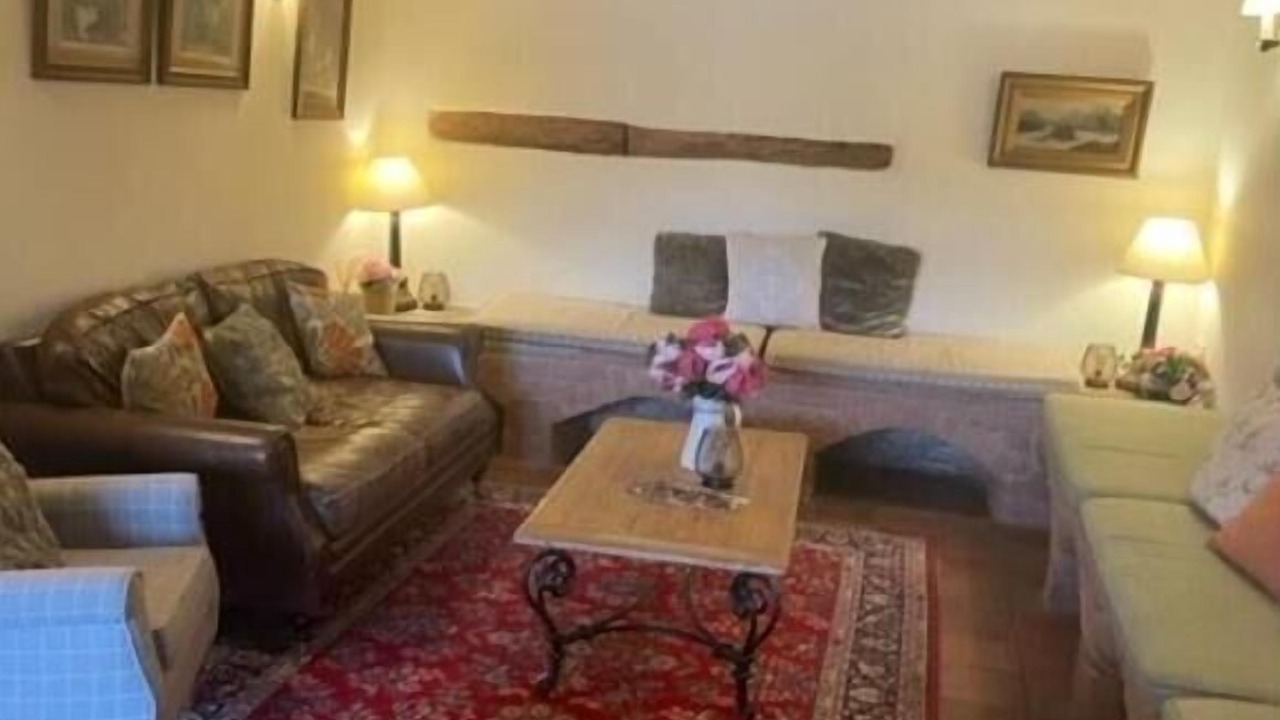 Photo of Others in Weston under Wetherley