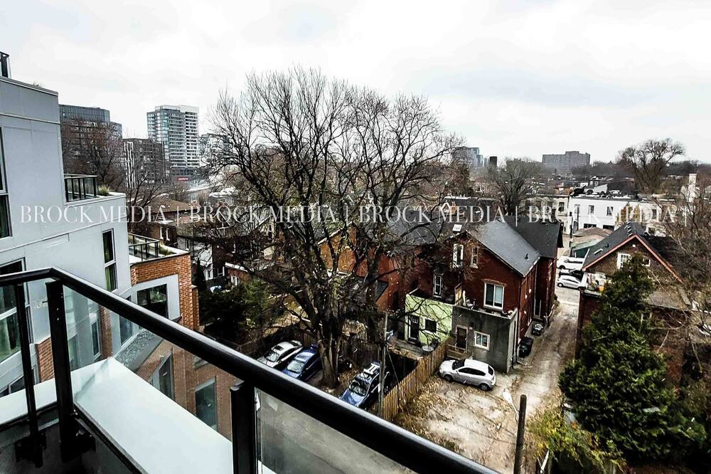 Photo of Outdoor in Parkdale