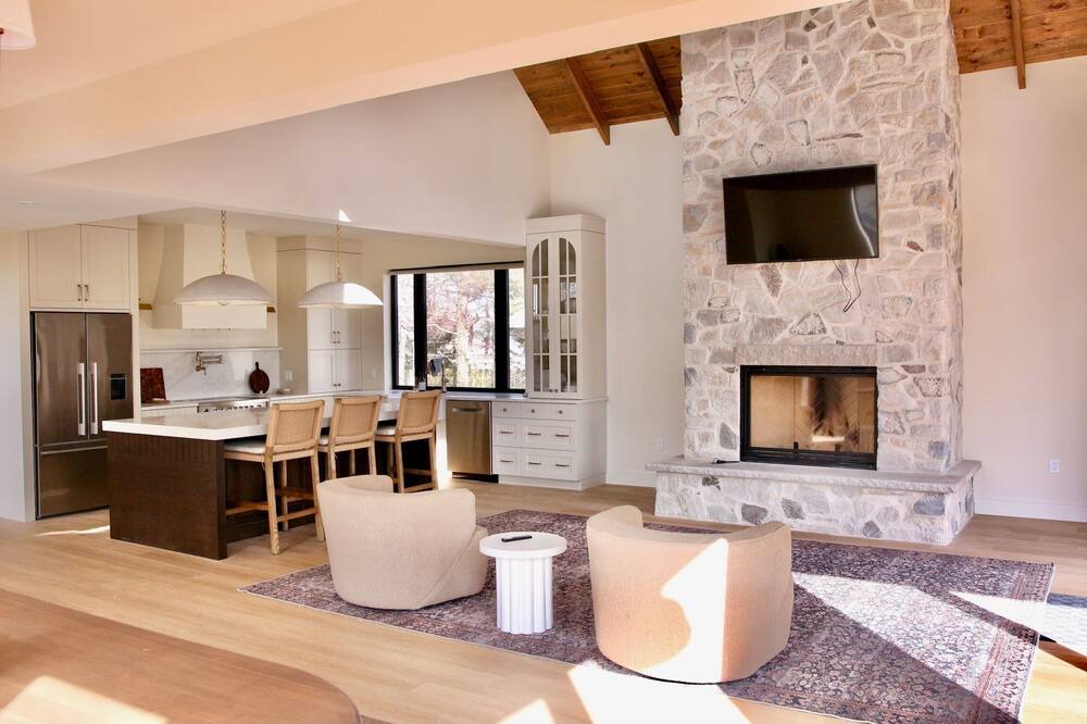 Photo of Livingroom in Long Point