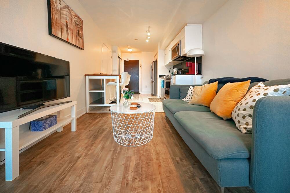 Photo of Livingroom in Central Waterfront
