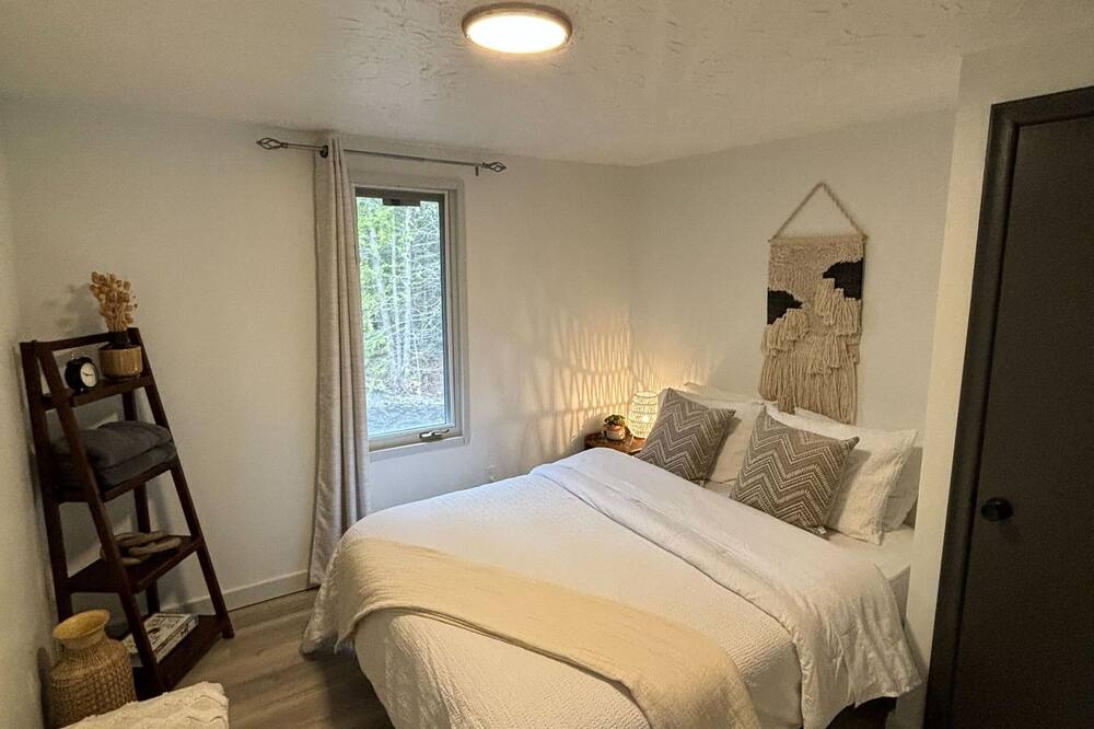 Photo of Bedroom in Northern Bruce Peninsula
