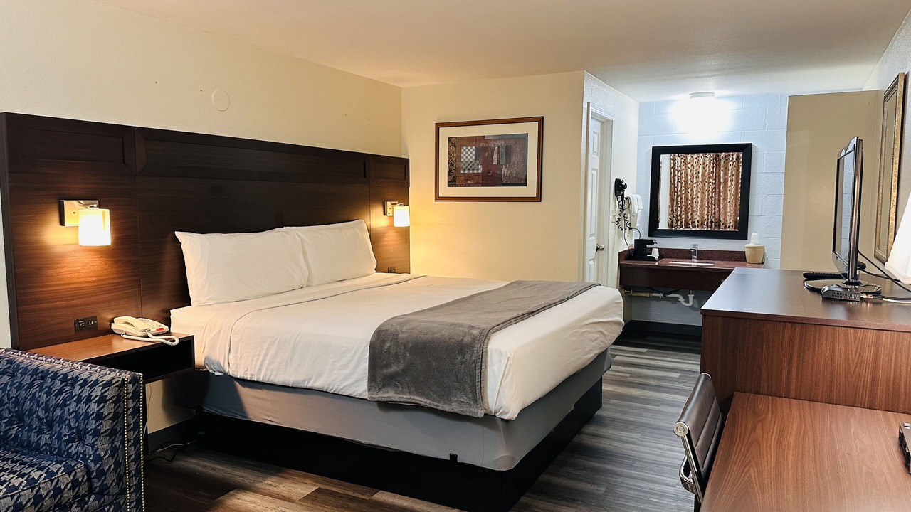 Photo of Bedroom in Blaine