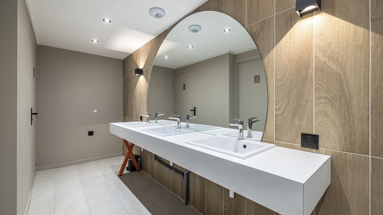 Photo of Bathroom in Albertville