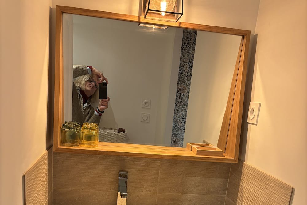 Photo of Bathroom in Coulon