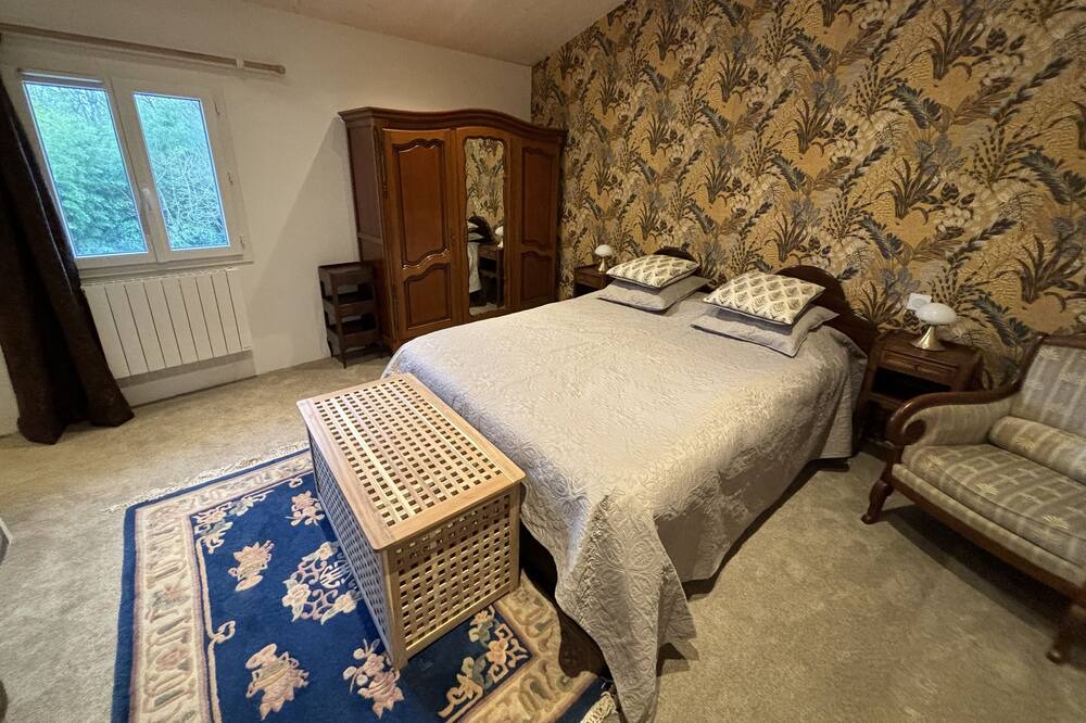 Photo of Bedroom in Coulon