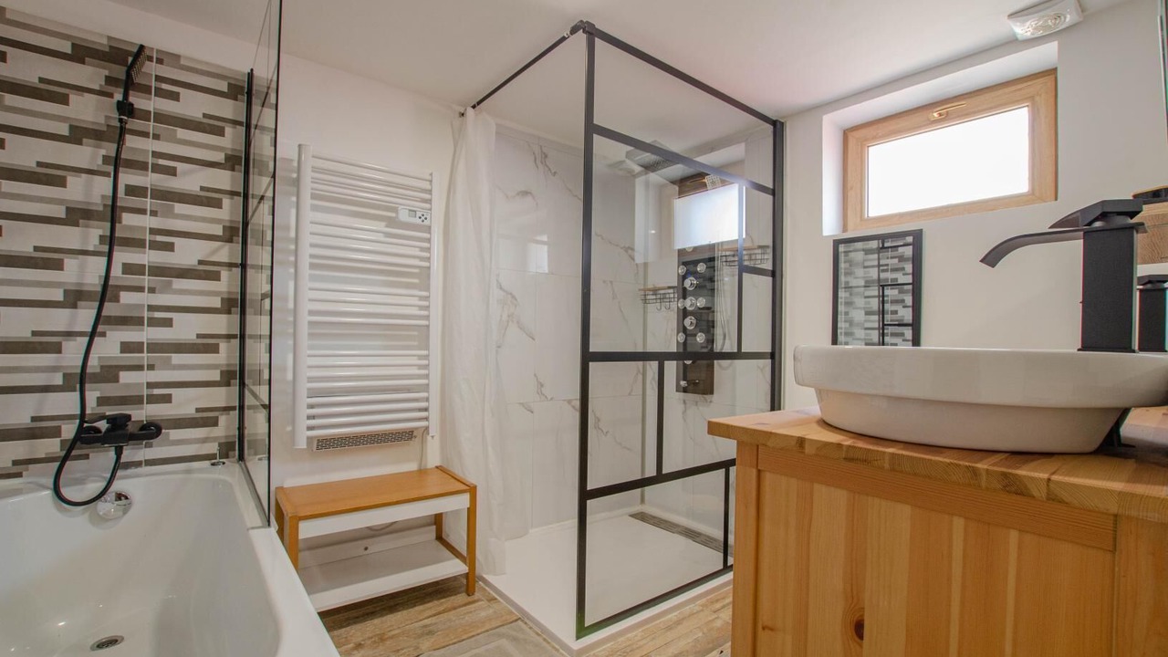 Photo of Bathroom in Joncreuil