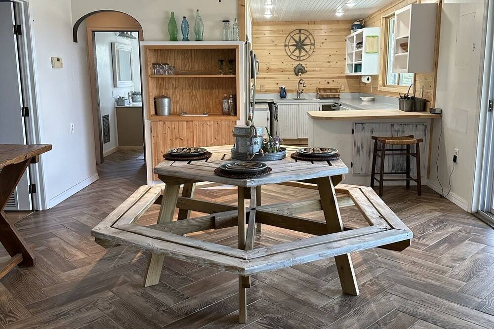 Photo of Others in Elizabeth