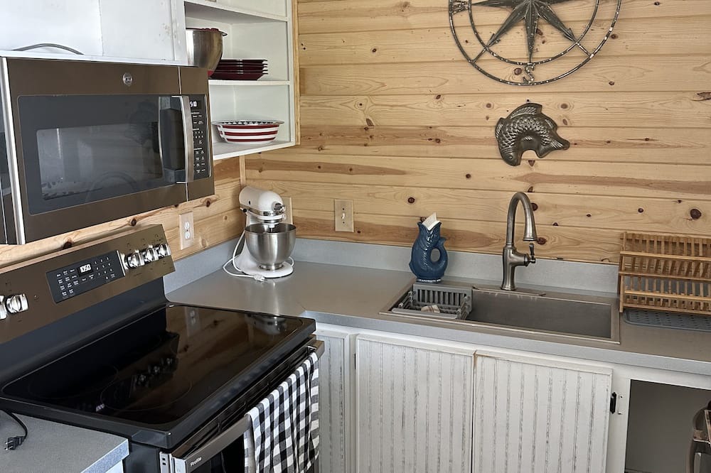 Photo of Kitchen in Elizabeth