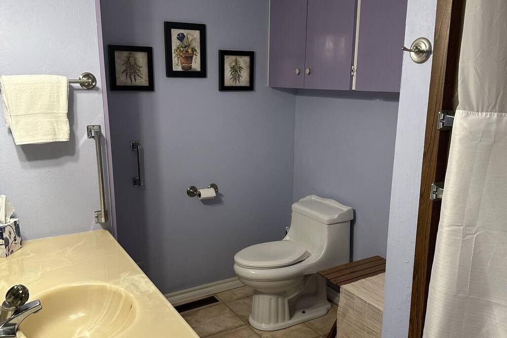 Photo of Bathroom in Elizabeth