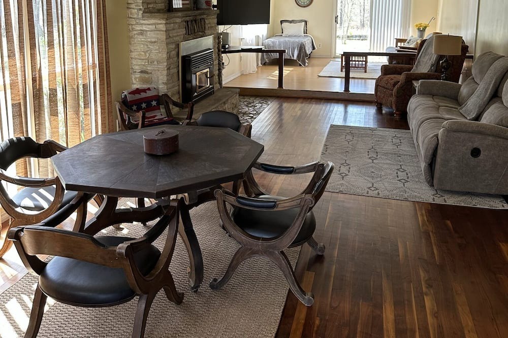 Photo of Others in Elizabeth