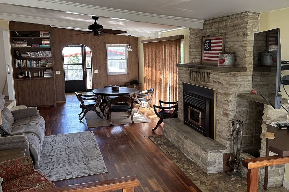 Photo of Others in Elizabeth