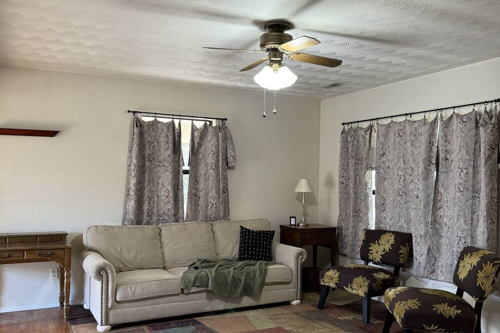 Photo of Livingroom in Scopus