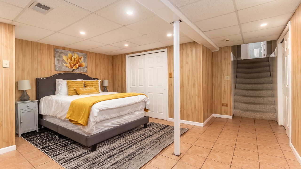 Photo of Bedroom in Crown Point