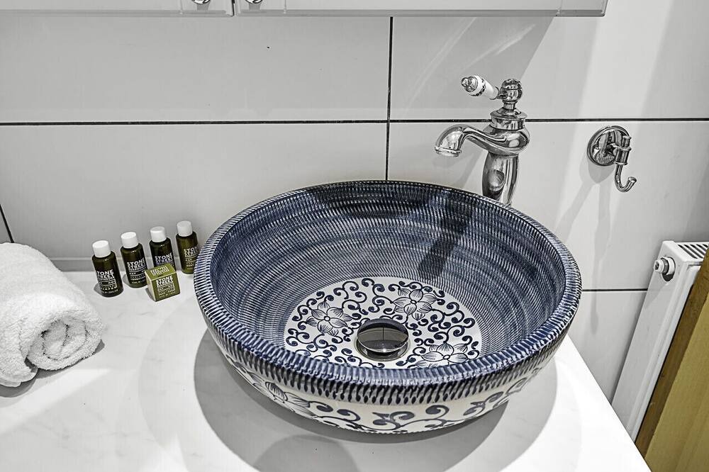 Photo of Bathroom in Abbey