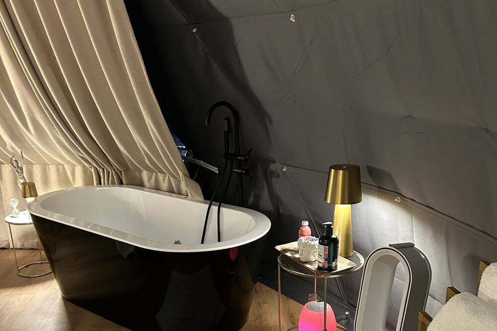 Photo of Bathroom in Saint-Michel-de-Lanes