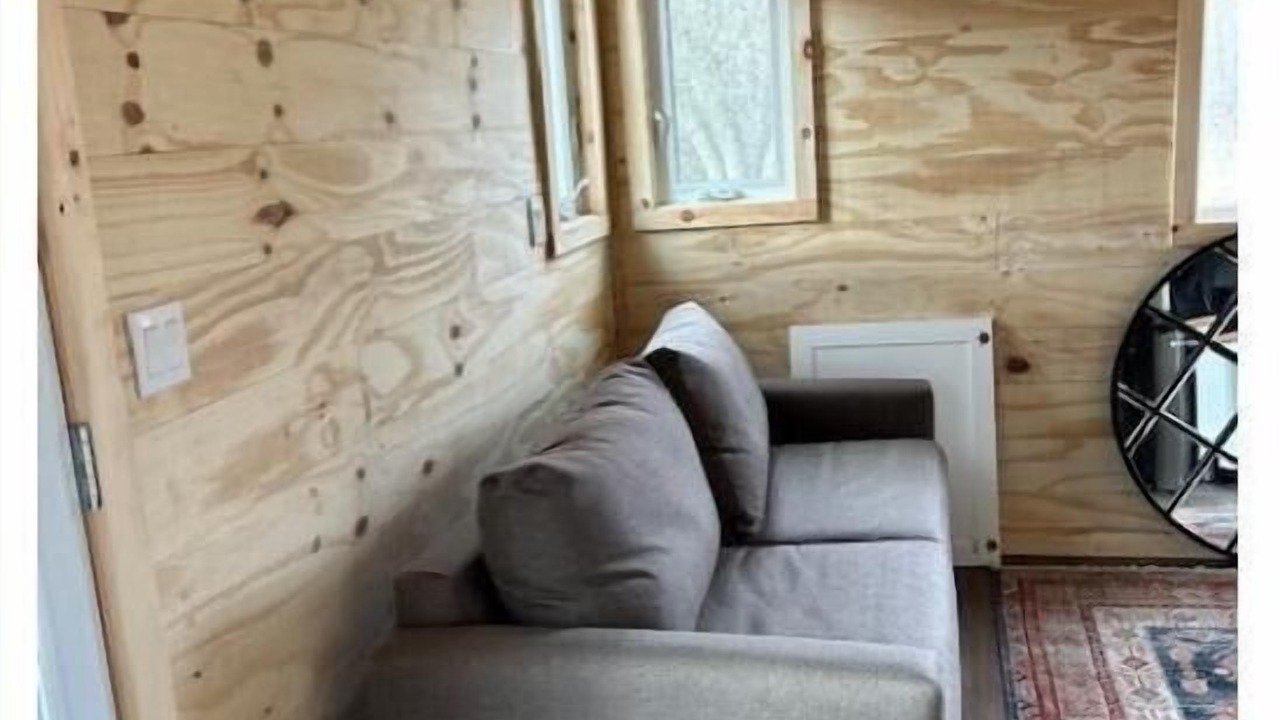 Photo of Livingroom in Hamilton Township