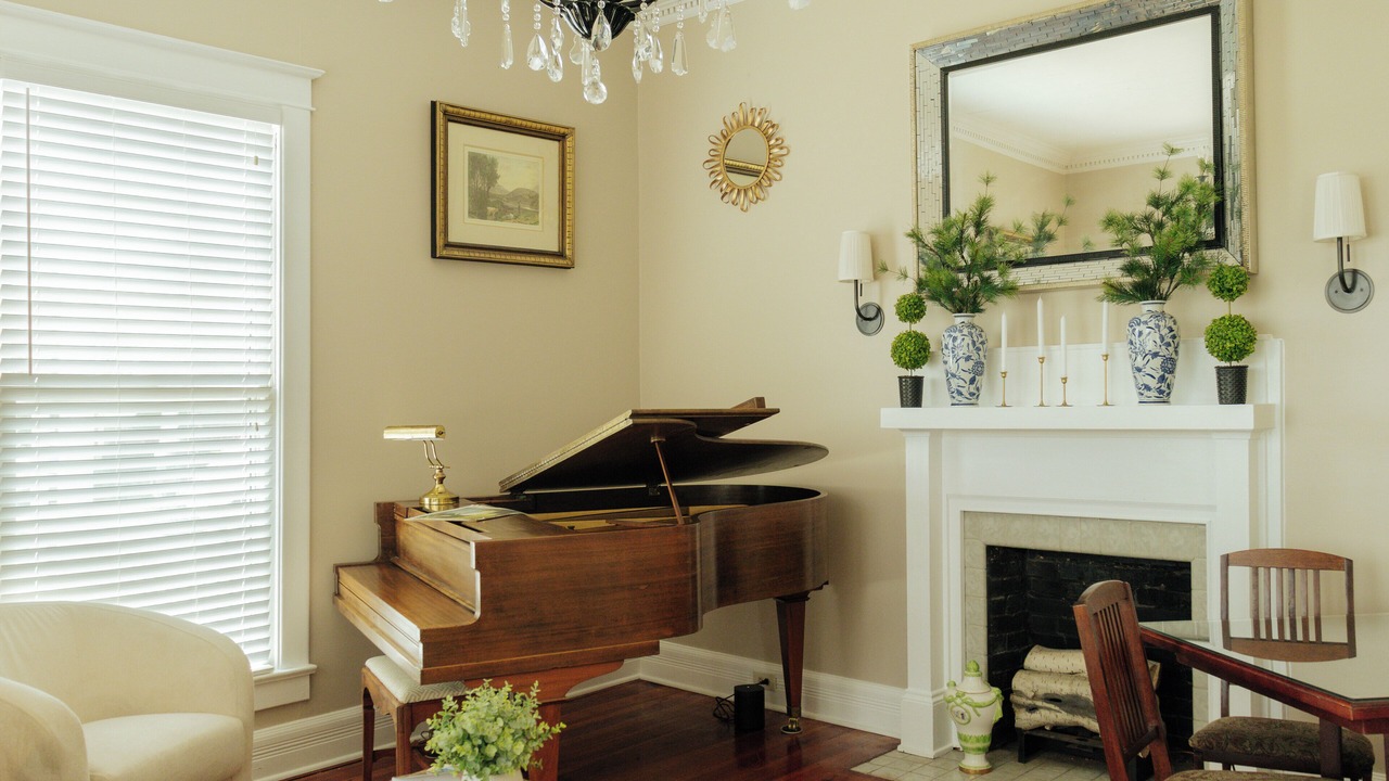 Photo of Livingroom in Newton
