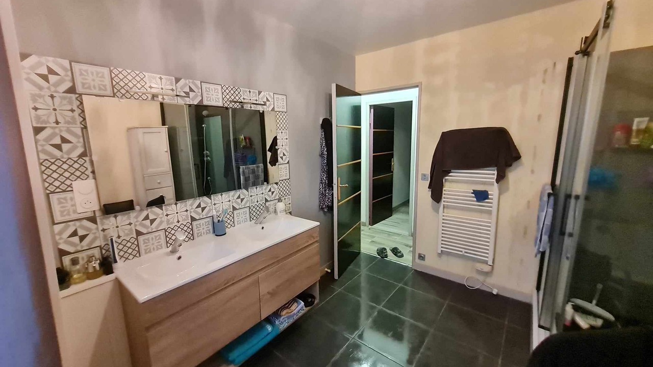 Photo of Others in Jemelle