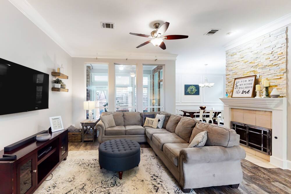 Photo of Livingroom in Rockwall