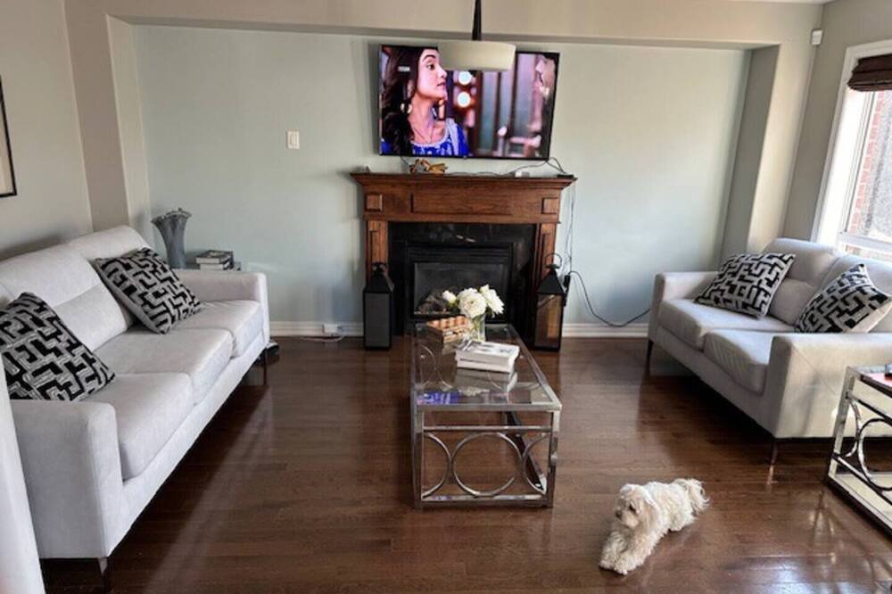 Photo of Livingroom in Lindsay