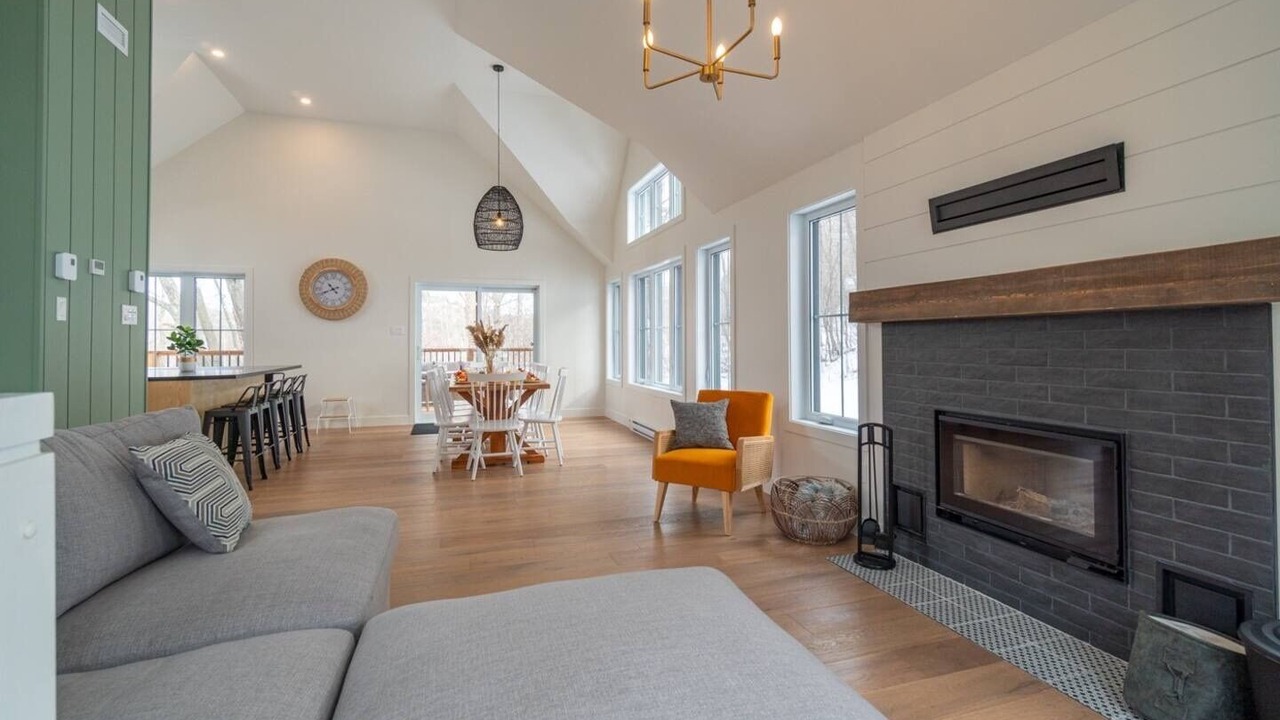 Photo of Livingroom in Stanstead Township