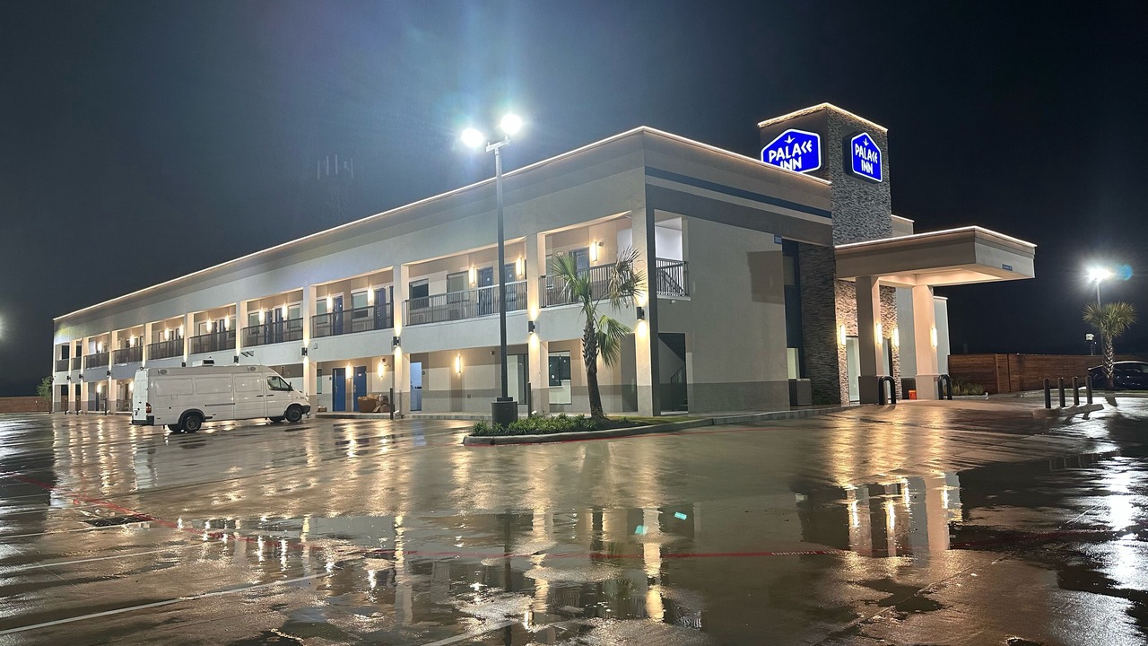 Photo of Outdoor in FM 1960