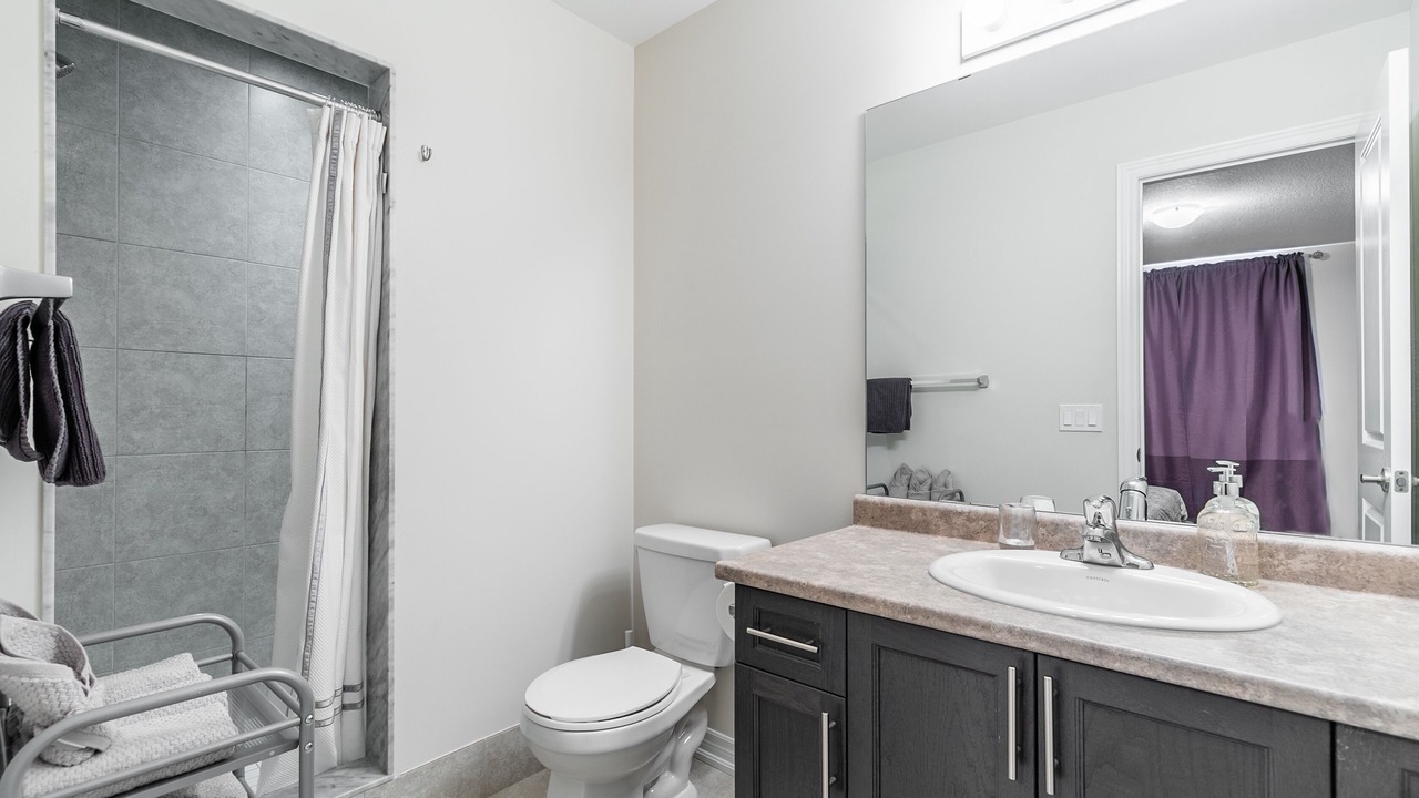 Photo of Bathroom in Stoney Creek