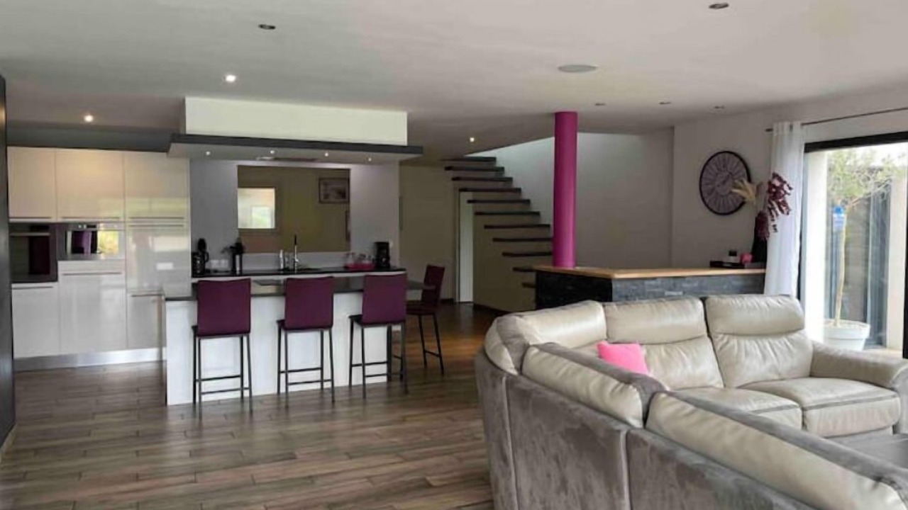 Photo of Others in Loc-Eguiner