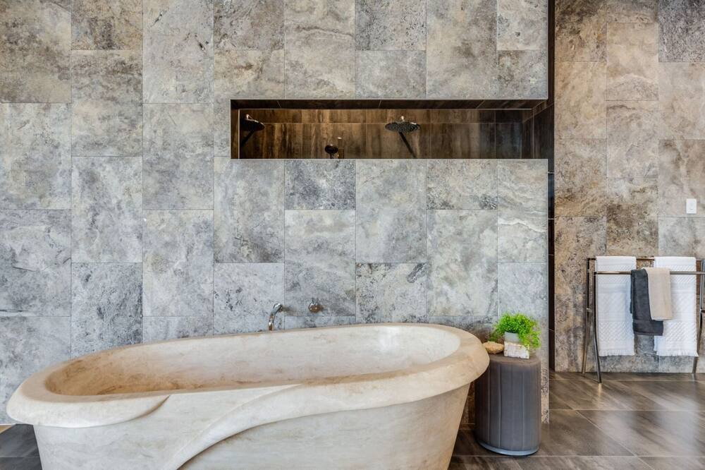 Photo of Bathroom in Mermaid Waters